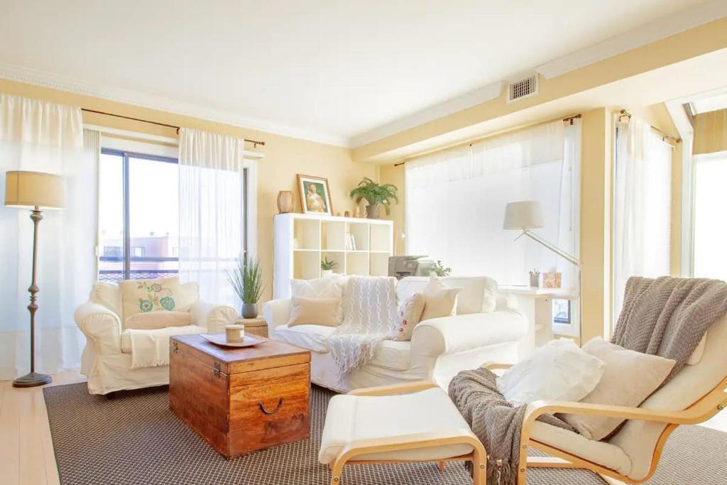 Gallery image of Gorgeous Rosslyn Penthouse w Views FREE Parking Metro Subway in Arlington