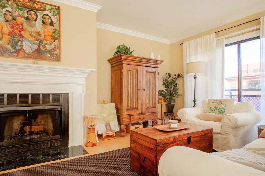 Gallery image of Gorgeous Rosslyn Penthouse w Views FREE Parking Metro Subway in Arlington