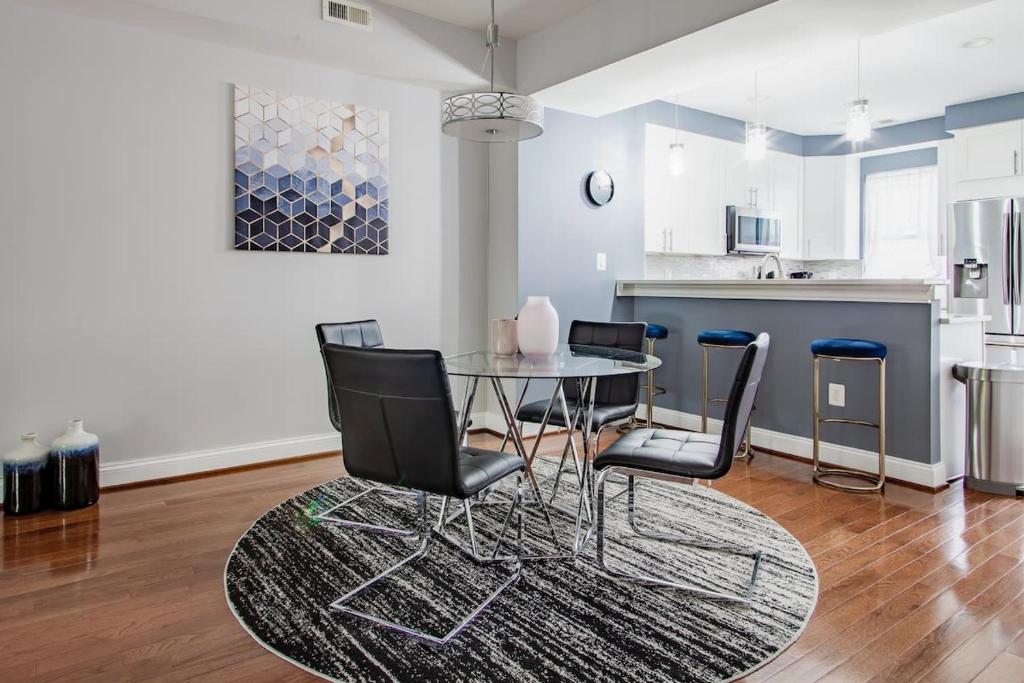Kuvagallerian kuva majoituspaikasta A Homestay in One of DC's Best Neighborhoods 4-Bedroom Petworth Townhome, joka sijaitsee Washingtonissa