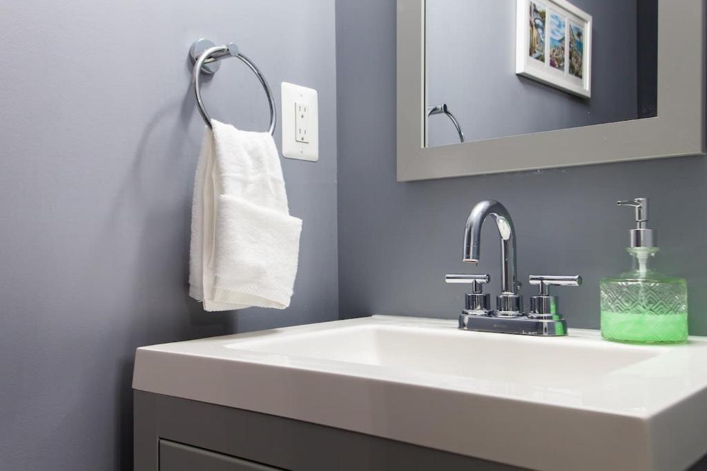 Kuvagallerian kuva majoituspaikasta A Homestay in One of DC's Best Neighborhoods 4-Bedroom Petworth Townhome, joka sijaitsee Washingtonissa