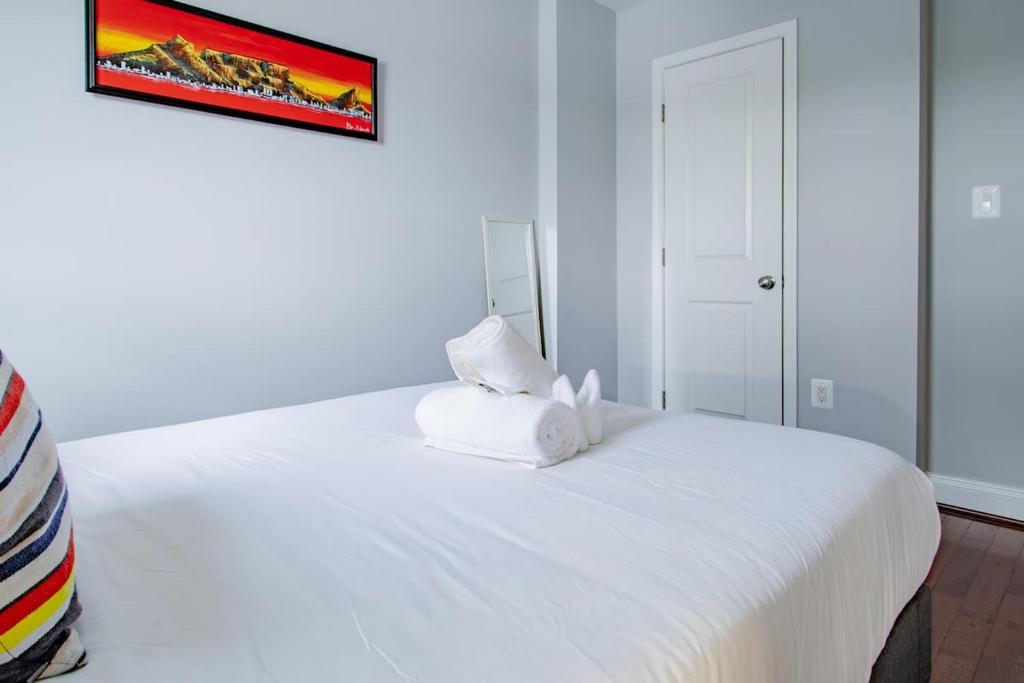Kuvagallerian kuva majoituspaikasta A Homestay in One of DC's Best Neighborhoods 4-Bedroom Petworth Townhome, joka sijaitsee Washingtonissa