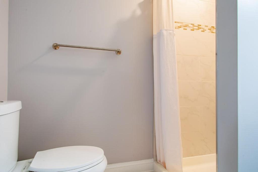 Kuvagallerian kuva majoituspaikasta A Homestay in One of DC's Best Neighborhoods 4-Bedroom Petworth Townhome, joka sijaitsee Washingtonissa