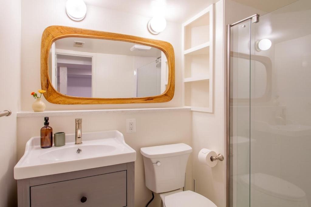 Gallery image of Spacious 1BR NW Garden Apartment Walker's Dream in Washington, D.C.