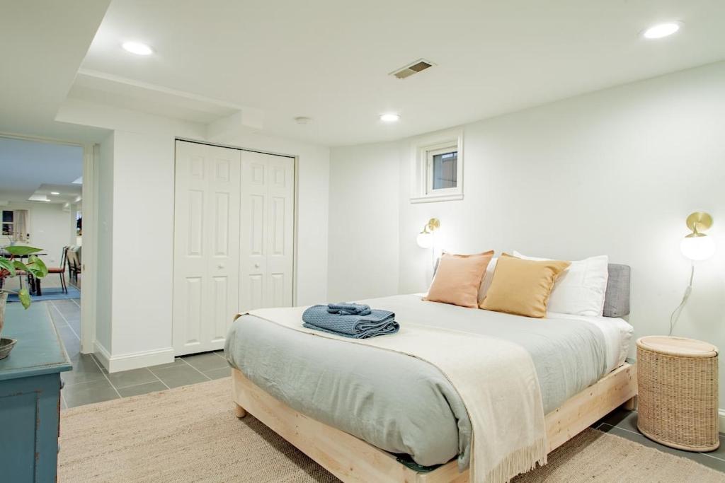 Gallery image of Spacious 1BR NW Garden Apartment Walker's Dream in Washington, D.C.