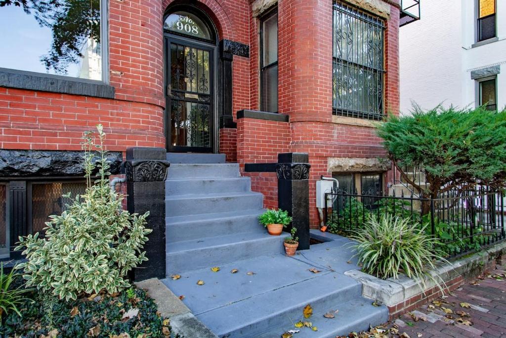 Gallery image of Spacious 1BR NW Garden Apartment Walker's Dream in Washington, D.C.