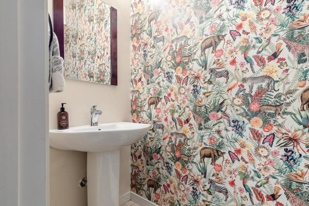 Φωτογραφία από το άλμπουμ του Exceptional 4-BR Homestay near Rock Creek Park στην Ουάσινγκτον
