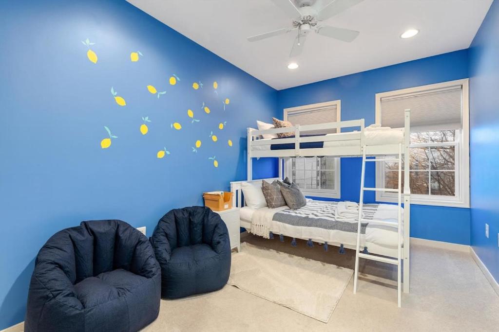 Φωτογραφία από το άλμπουμ του Exceptional 4-BR Homestay near Rock Creek Park στην Ουάσινγκτον