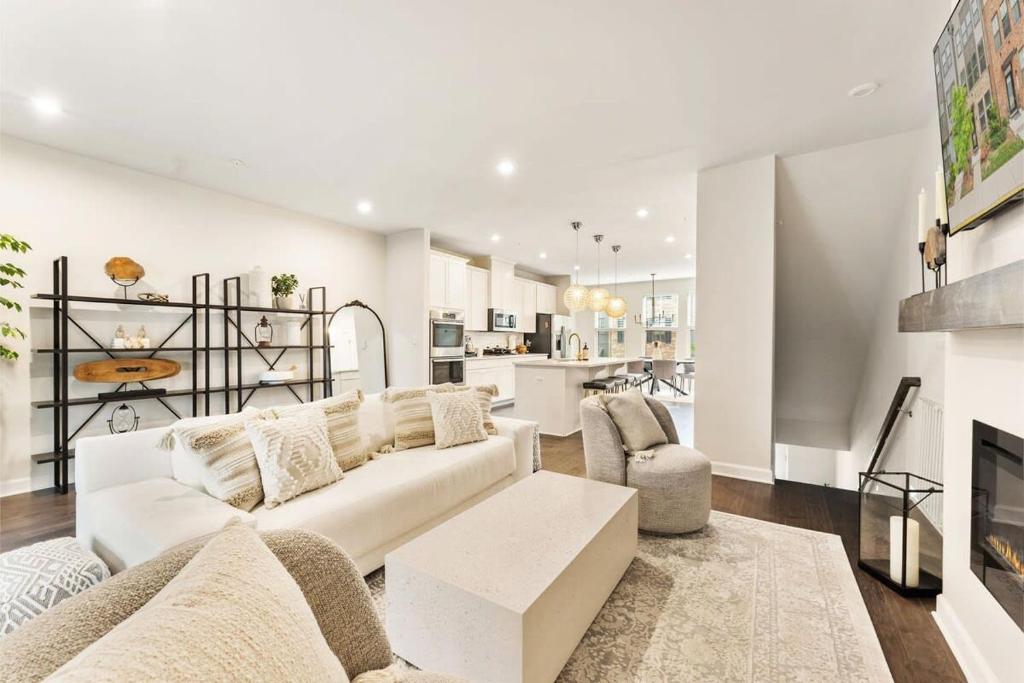 منطقة جلوس في Ashburn 4-BR Homestay Close to Dulles & METRO