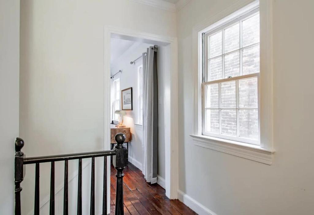 Gallery image of LUXE Cameron House Off King St Est 1870 in Alexandria