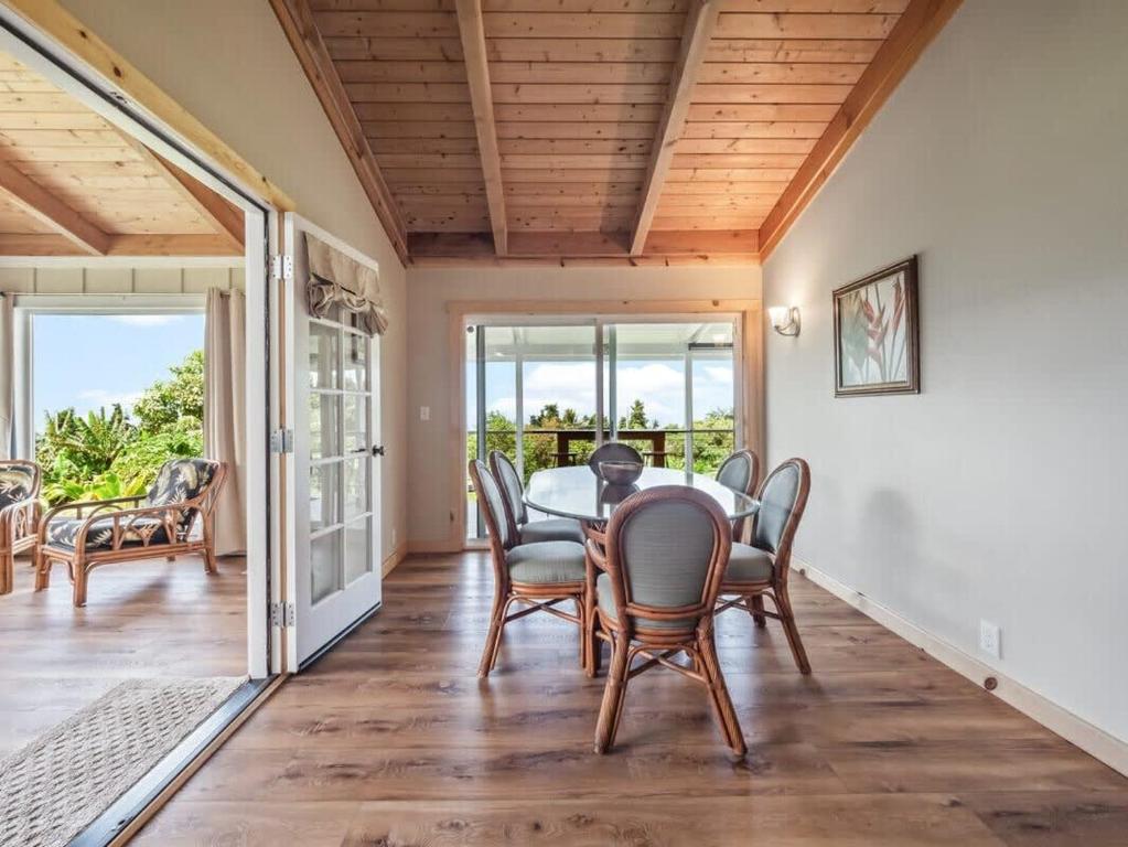 South Kona Farm House on 22 Acres in Milolii, Papa Bay Estates (updated