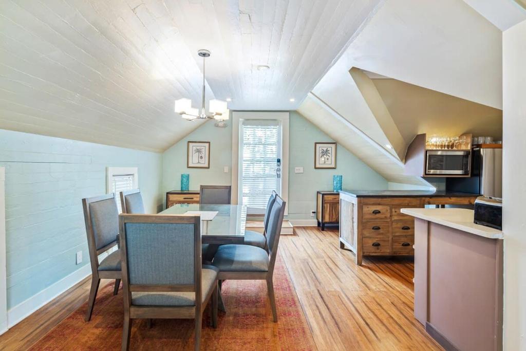 Kuchyň nebo kuchyňský kout v ubytování Sky Loft in Key West