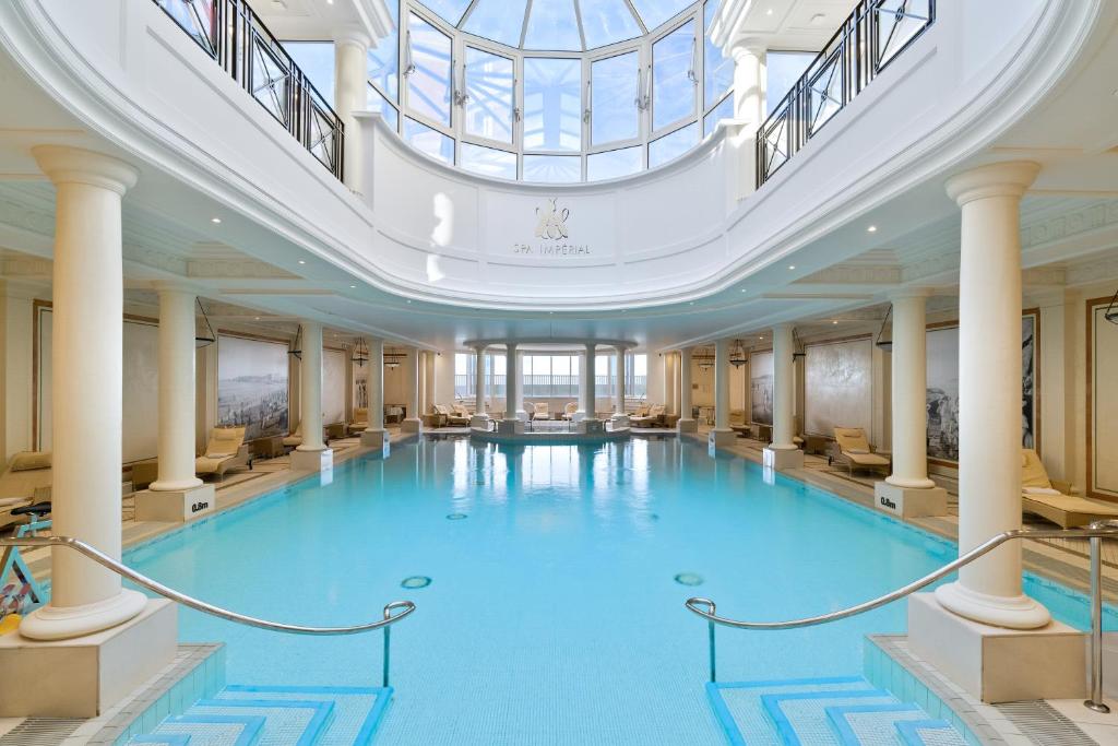 Bazén v ubytování Hôtel du Palais Biarritz, in The Unbound Collection by Hyatt nebo v jeho okolí