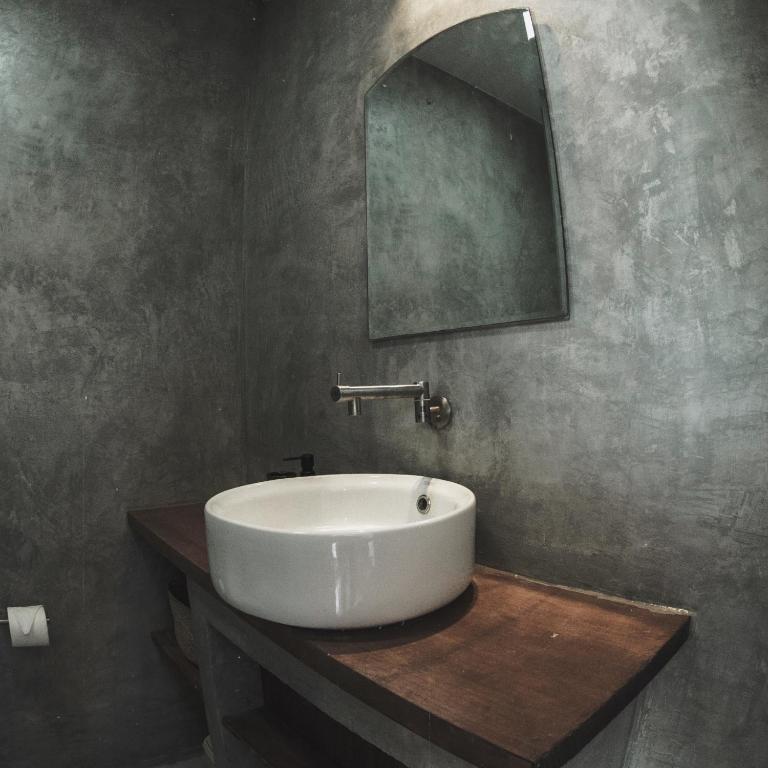 TWIN PALMS 'Surfhouse' - 13