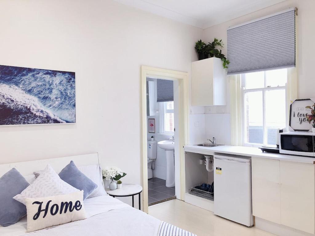 Dapur atau dapur kecil di Private Studio-room In Kingsford - UNSW - Randwick