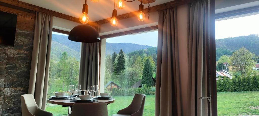 Výhľad na hory alebo výhľad na hory priamo z of the bed and breakfast