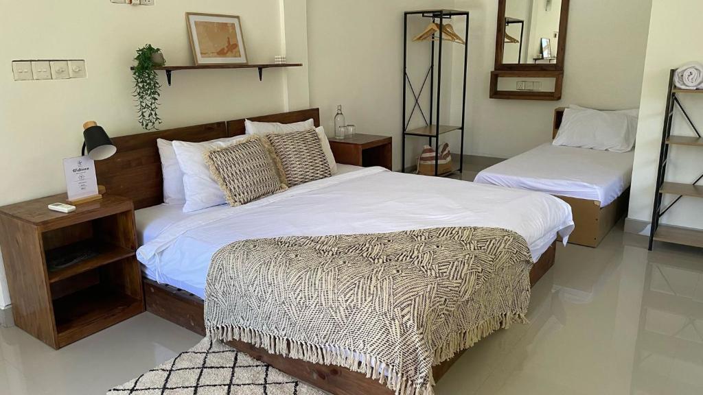 TWIN PALMS 'Surfhouse' - 1