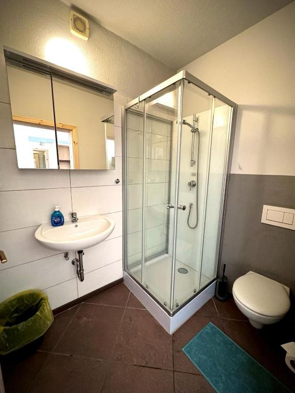 Ostseeperle Börgerende - Habitación Cuádruple Con Baño Privado