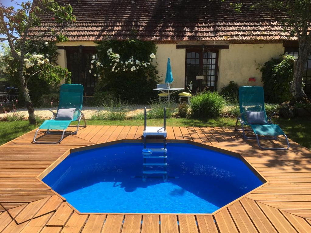 A piscina localizada em Late Deals with Private Pool!! ou nos arredores