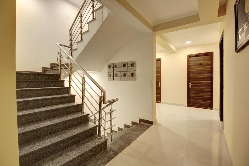 Fotografie z fotogalerie ubytování Limewood Stay - Executive Huda City Center v destinaci Gurgáon