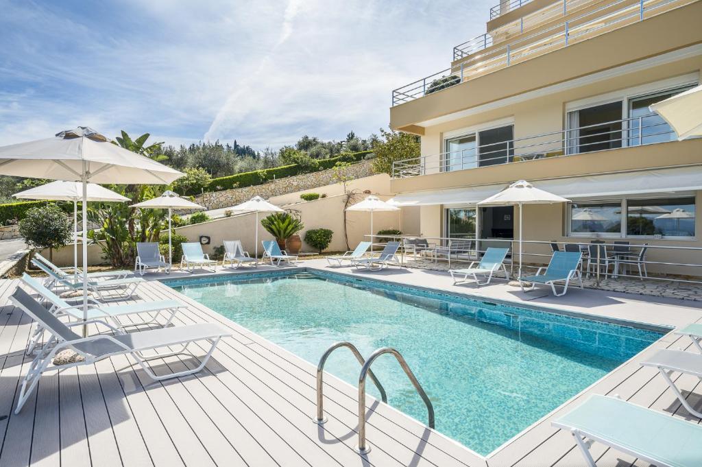 Bazén v ubytování Euphoria Seaview Residences with Shared Pool by Konnect nebo v jeho okolí