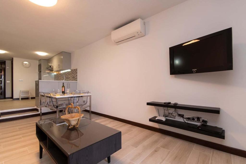 TV a/nebo společenská místnost v ubytování Park Santiago II 85 - Two Bed