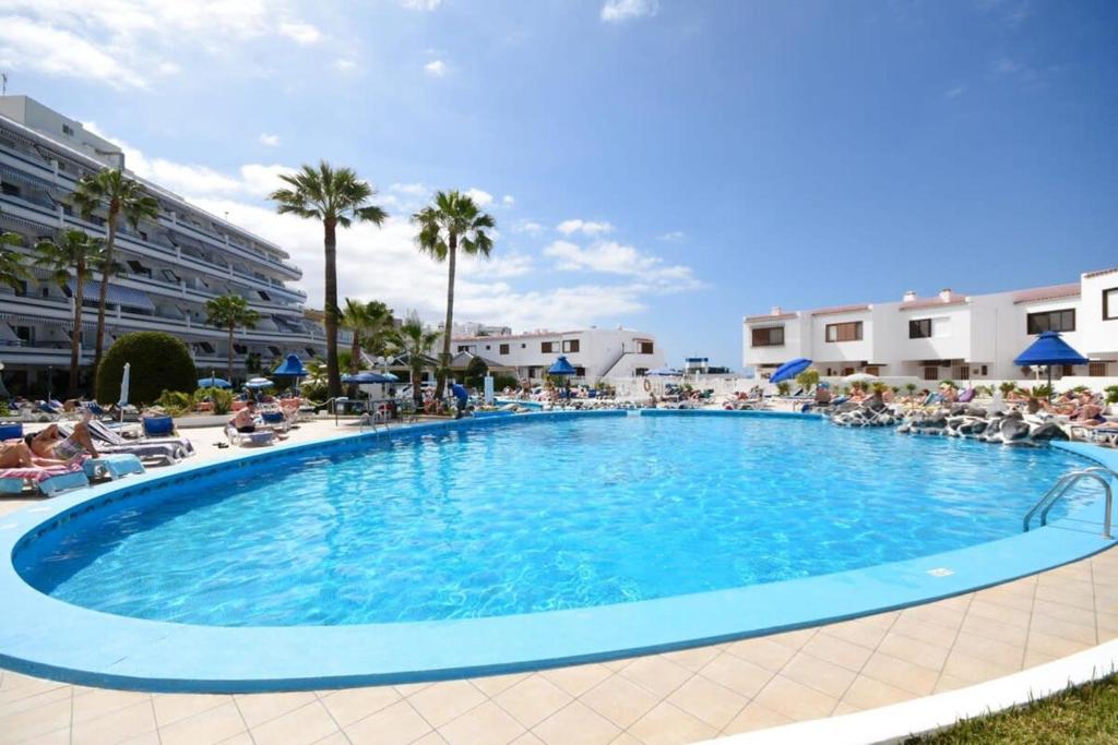 Club Atlantis 120 - Studio with sea and pool view