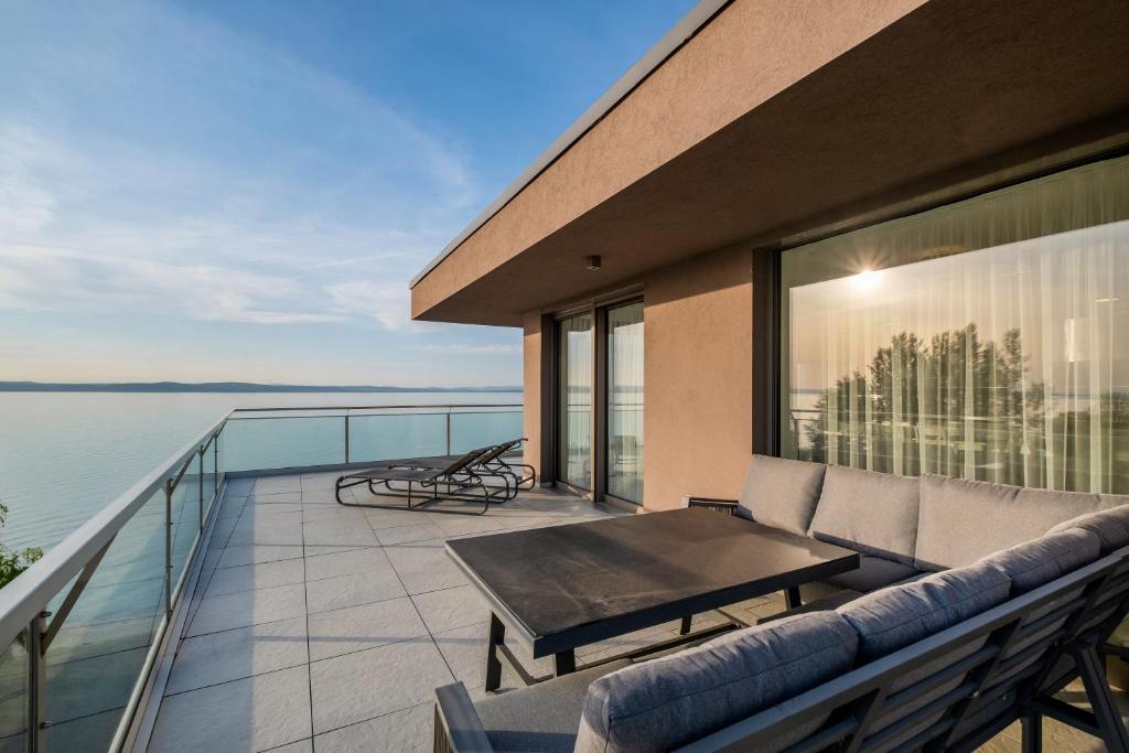 MF Coral 52 Duplex Penthouse 8600 Siófok, Beszédes József sétány 71/A kép - 1