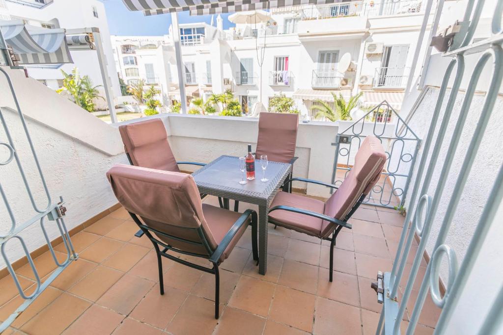 Balkon lub taras w obiekcie Canovas Nerja - Casa adosada con piscina Los Huertos 6