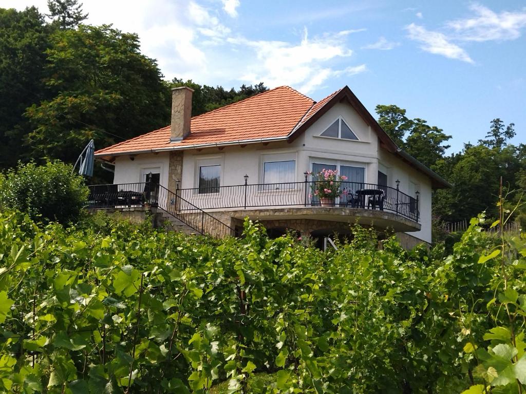 Harmónia Vendégház 8314 Vonyarcvashegy, Cseri utca 49 kép - 1