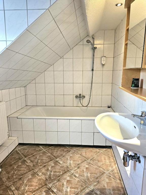 Weinhotel des Riesling Zum Grünen Kranz - Economy Triple Room