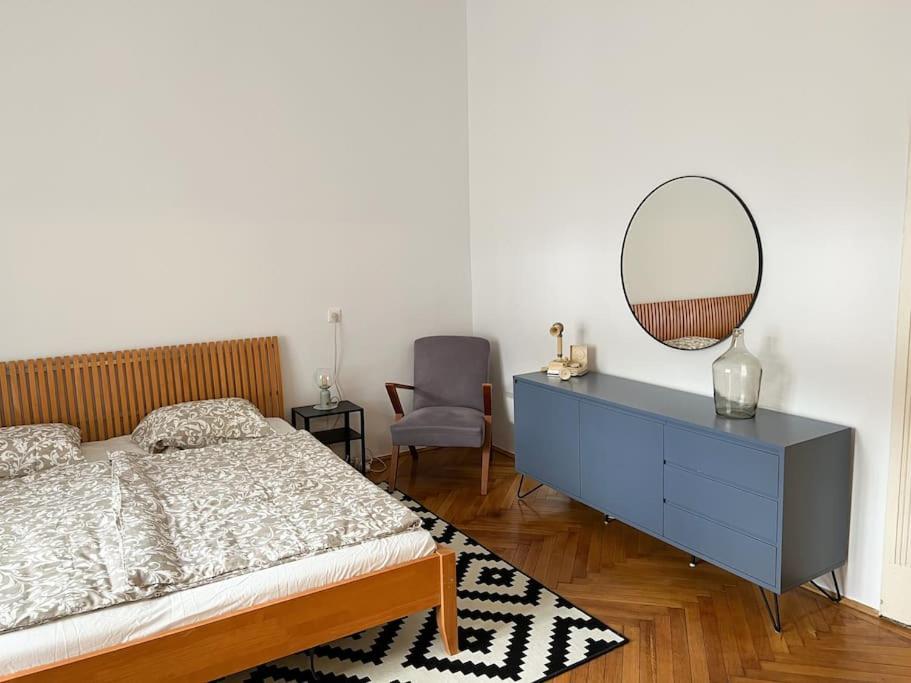 Authentic Buda Home 1027 Budapest, Margit Körút 58 2. floor 6. kép - 1