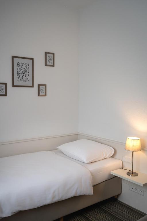 
Business Single Room
