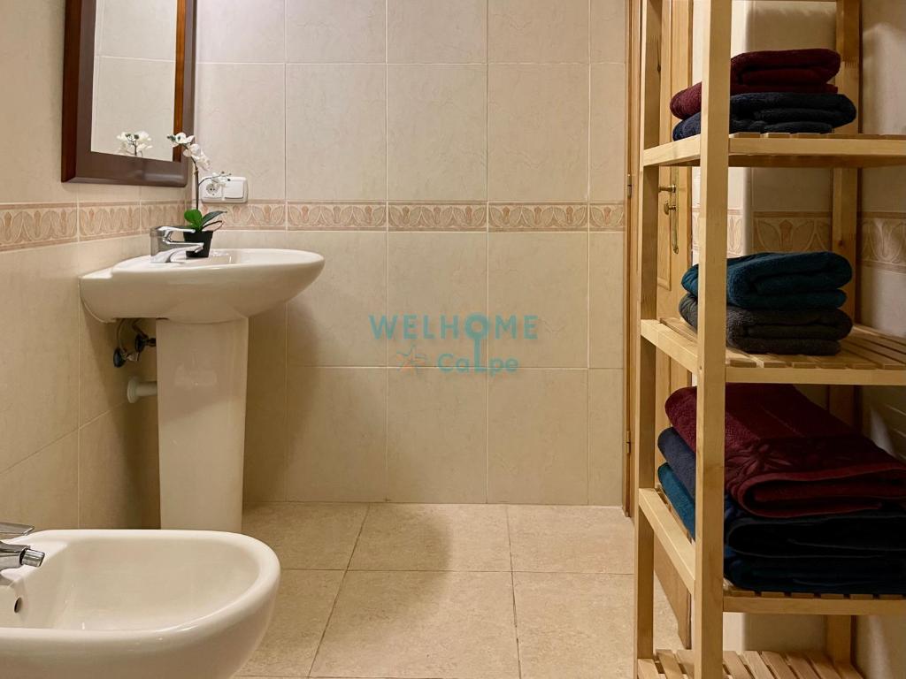 Koupelna v ubytování MANZANA bonito y cómodo apartamento con piscina