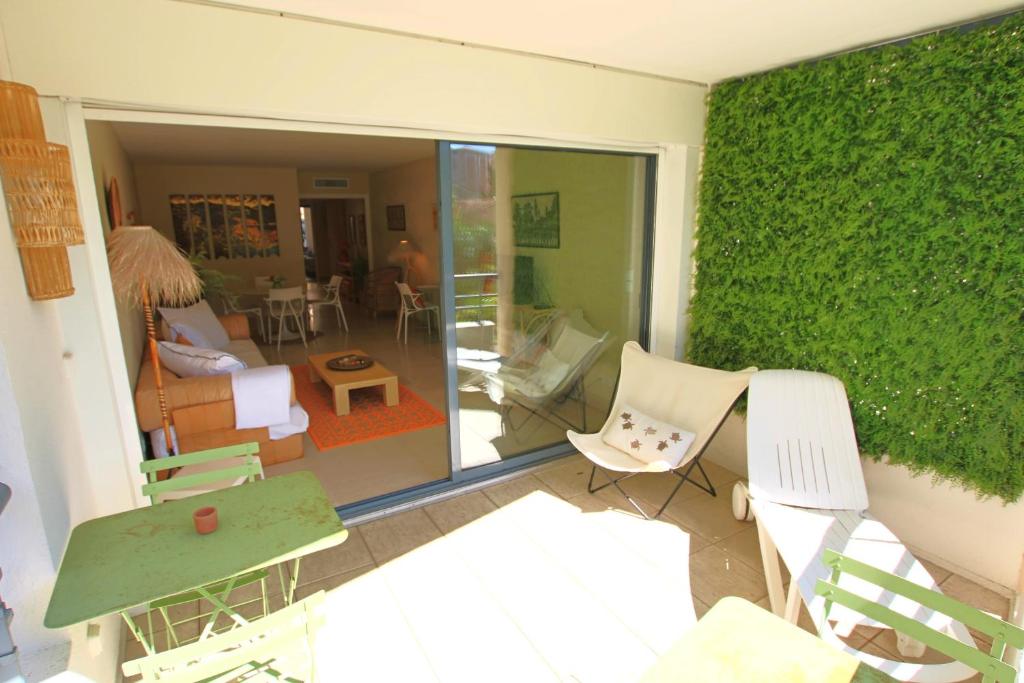 Fotografia z galérie ubytovania Apartement rénové 2 chambres au Palm Beach v Cannes
