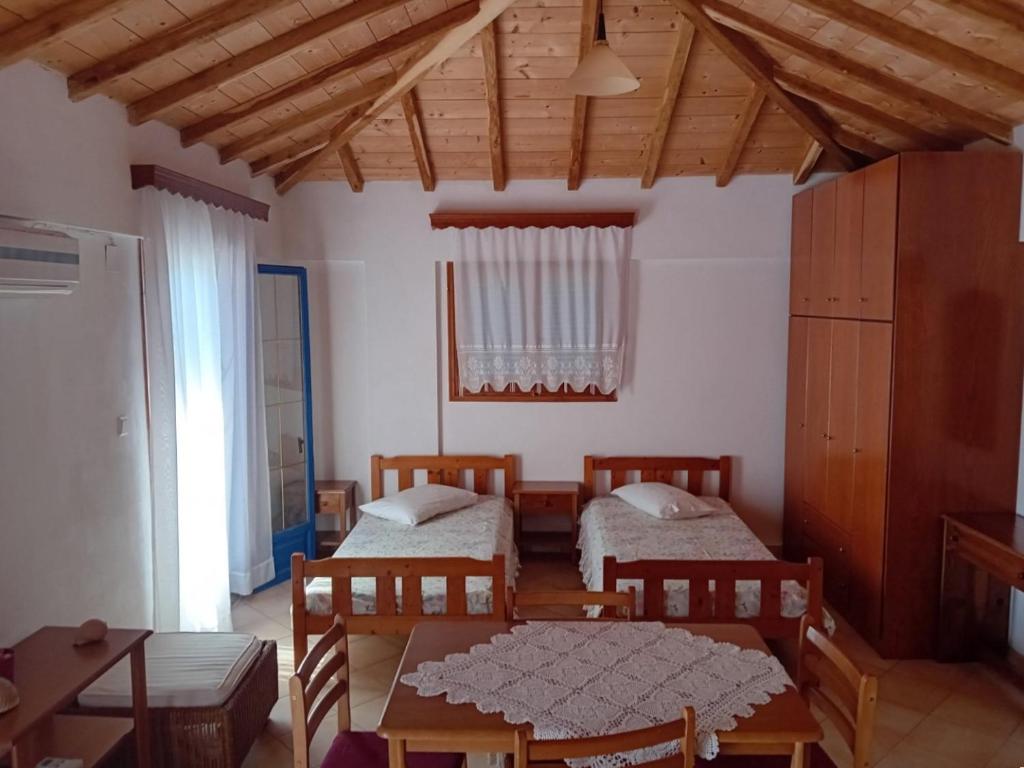 Кровать или кровати в номере Villa Milia on the sea
