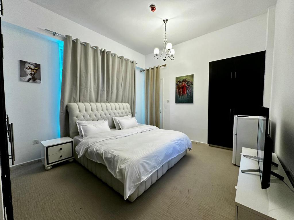 Master Bedroom, Dubai (updated prices 2024)