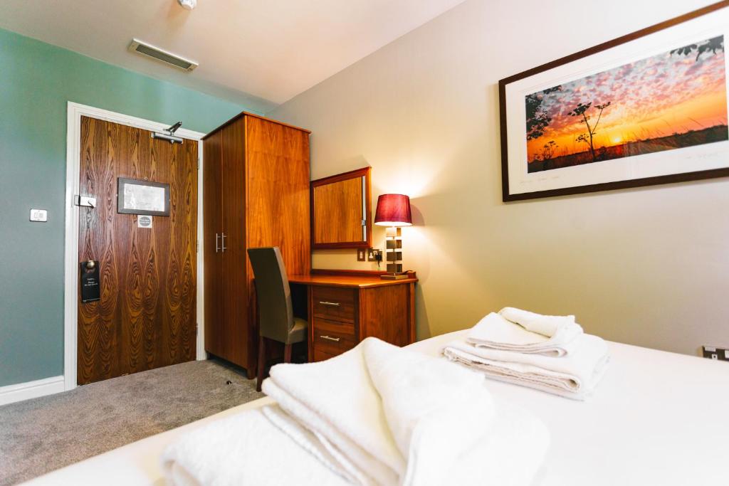 The Dog & Doublet Inn - Double Room