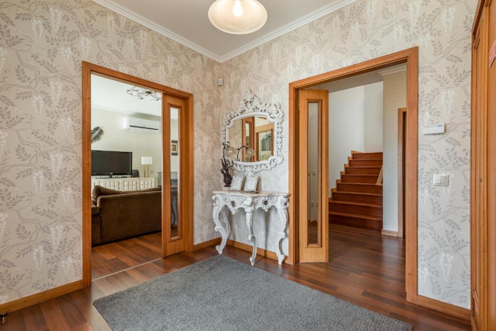 Viravento - Family House - Five-Bedroom House