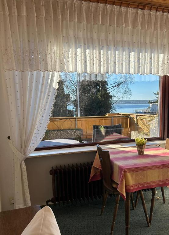 Fotografie z fotogalerie ubytování Gästehaus Herzog v destinaci Uhldingen-Mühlhofen