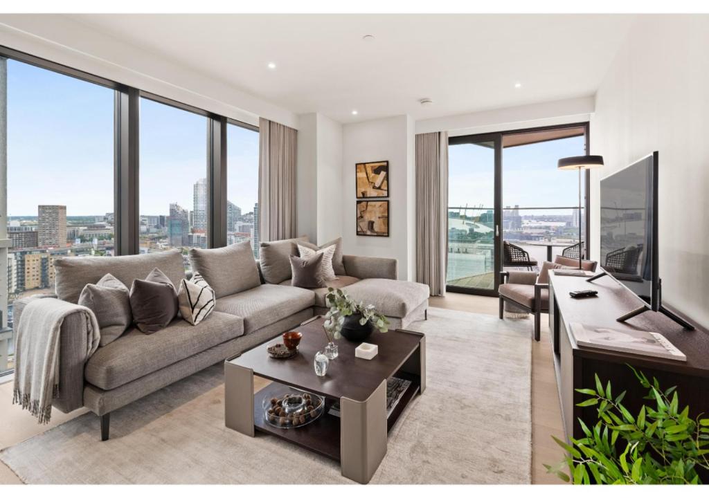 Elegant and Modern Apartments in Canary Wharf right next to Thames - Two-Bedroom Apartment