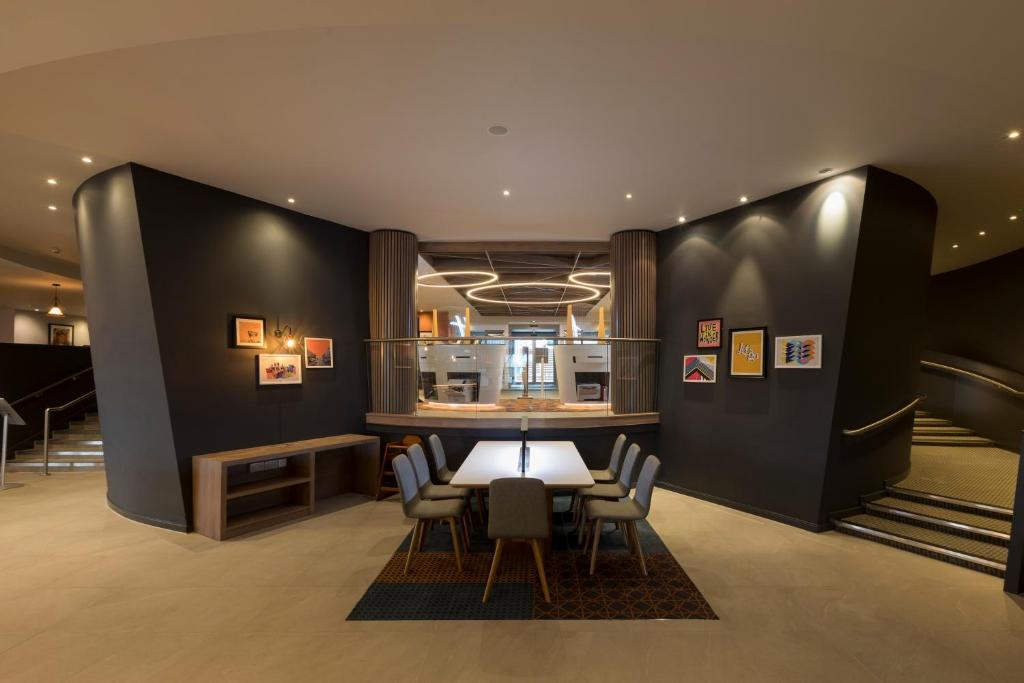 Holiday Inn Edinburgh Zoo by IHG - Resim 7