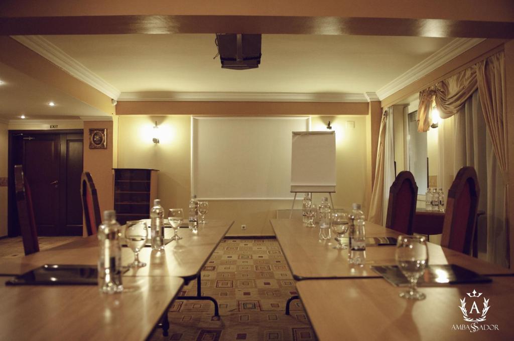 Ambassador Hotel - Resim 15