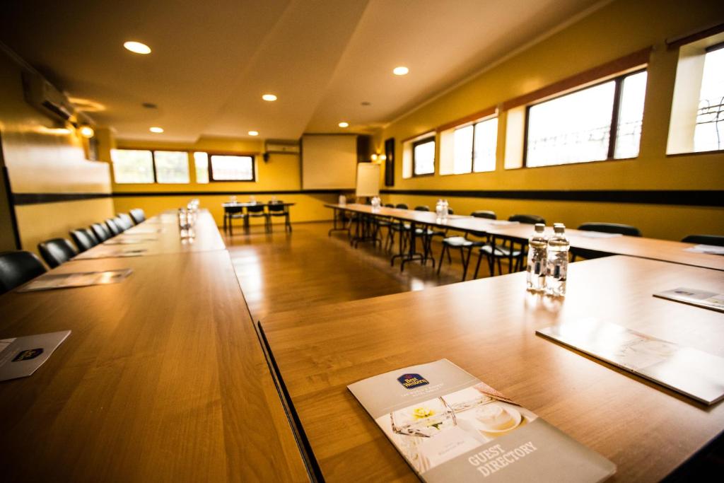 Ambassador Hotel - Resim 16