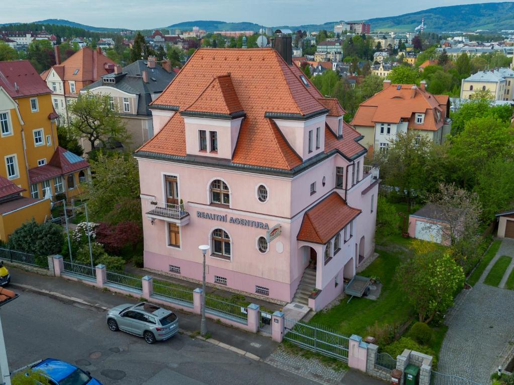 Letecký snímek ubytování Romantický apartmán Staré Město Liberec