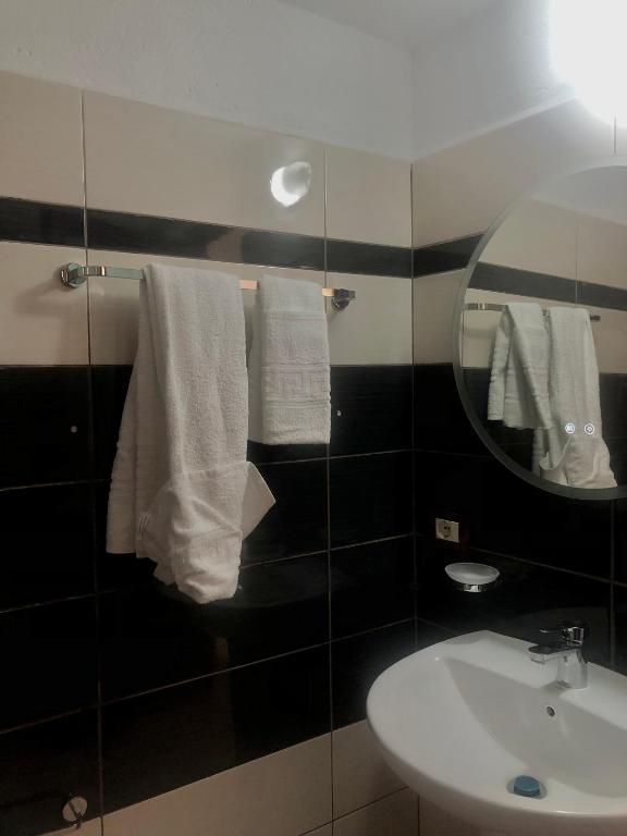Koupelna v ubytování Bujtina ANLU