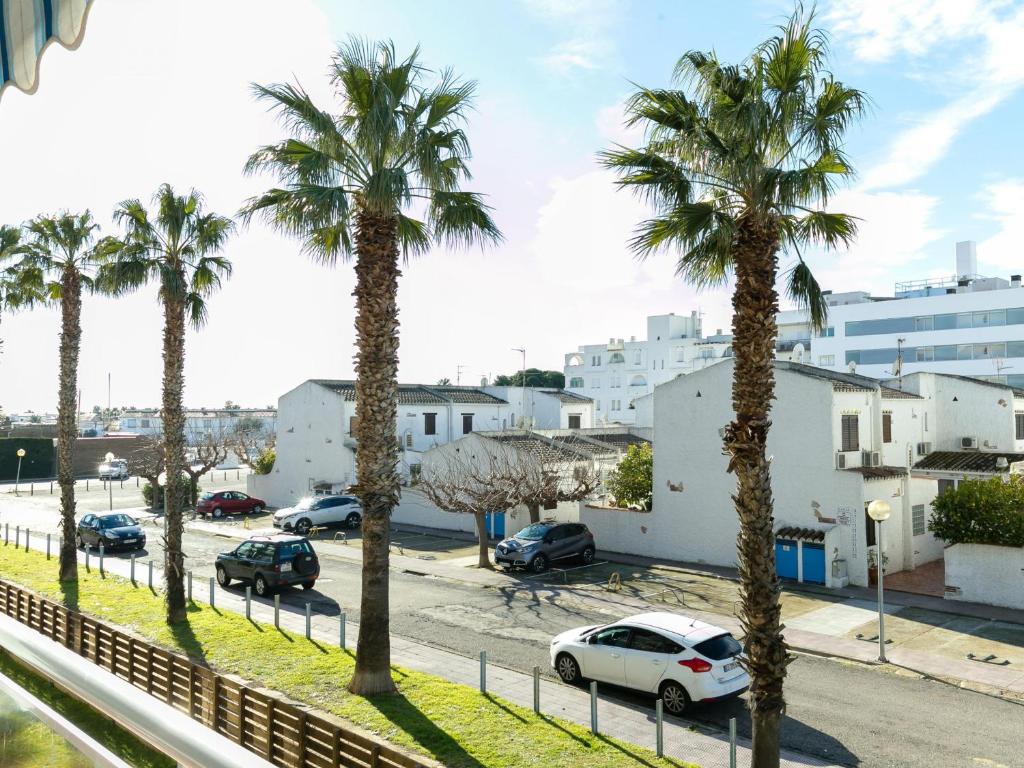 Fotografia z galérie ubytovania Apartamento luminoso con piscina comunitaria, cerca de la playa y centro de Santa Margarita, Roses - ES-228-119 v destinácii Roses