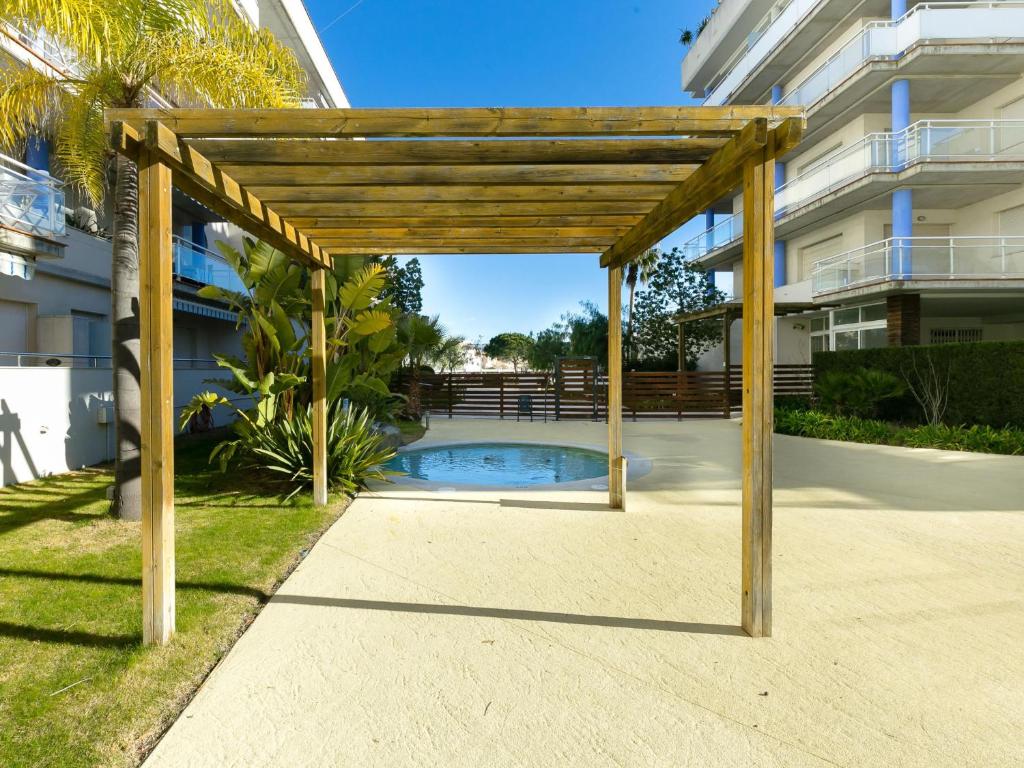 Fotografia z galérie ubytovania Apartamento luminoso con piscina comunitaria, cerca de la playa y centro de Santa Margarita, Roses - ES-228-119 v destinácii Roses