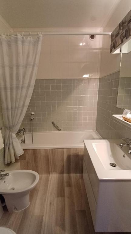 Hotel Montsegur - King Size Bed Room