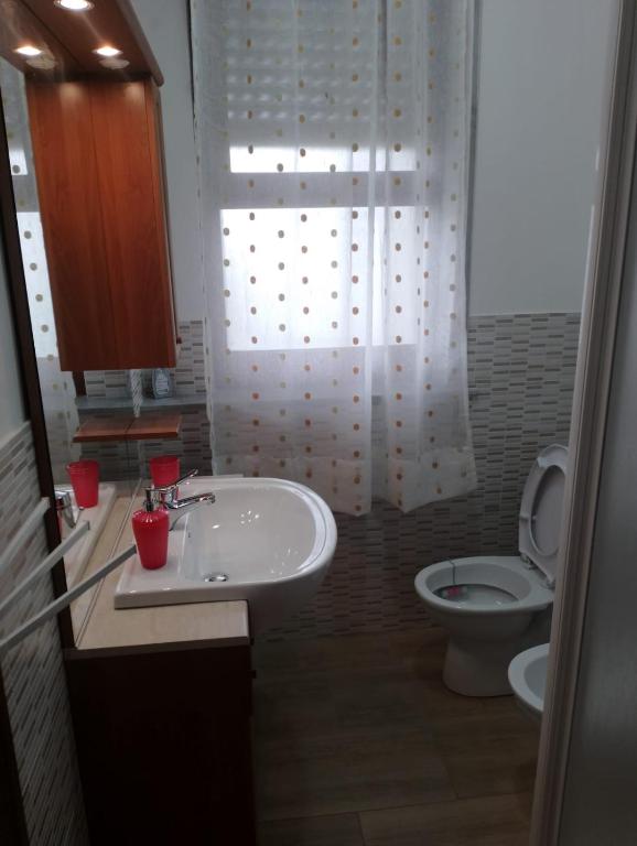 MyrEma House - near Fontanarossa Airport Cataniaにあるバスルーム