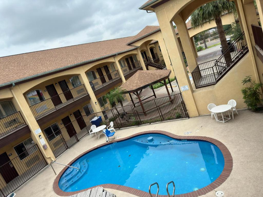 Texas Inn and Suites RGV photo